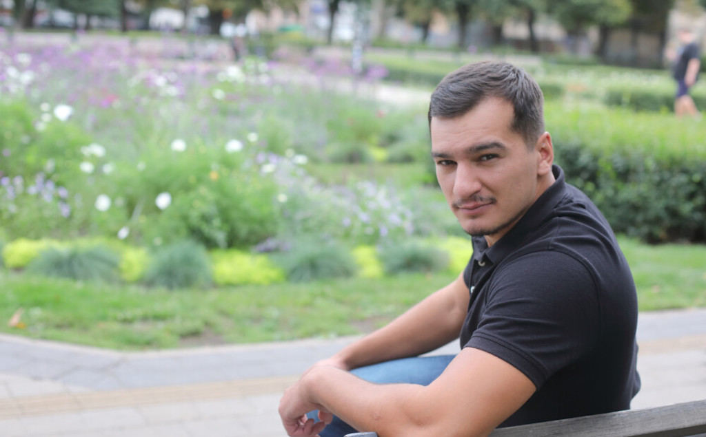Noklausies, kā skan: Dzintars Čīča uzmirdz ar ikonisko "Dāvāja Māriņa" čigāniski.