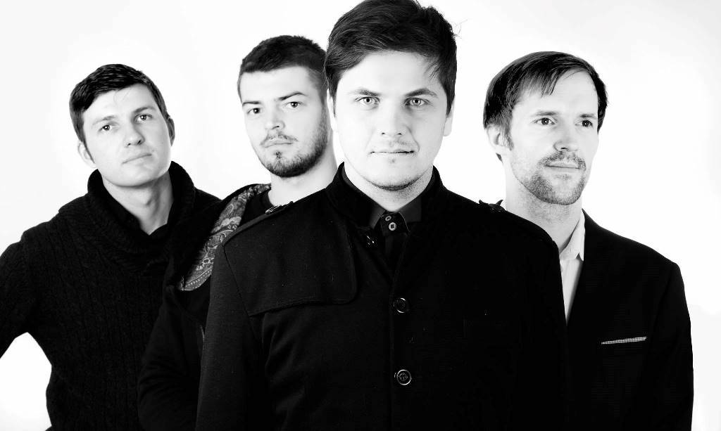Daugavpils grupa "Dabasu Durovys" nodod klausītāju vērtējumam dziesmu "Ar dzeloņiem uz iekšu".