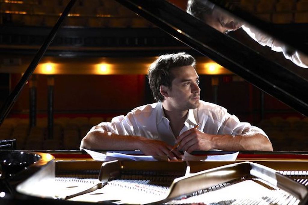 Dzintaru koncertzālē kanādiešu džeza pianists Maikls Kaešamers ar trio.