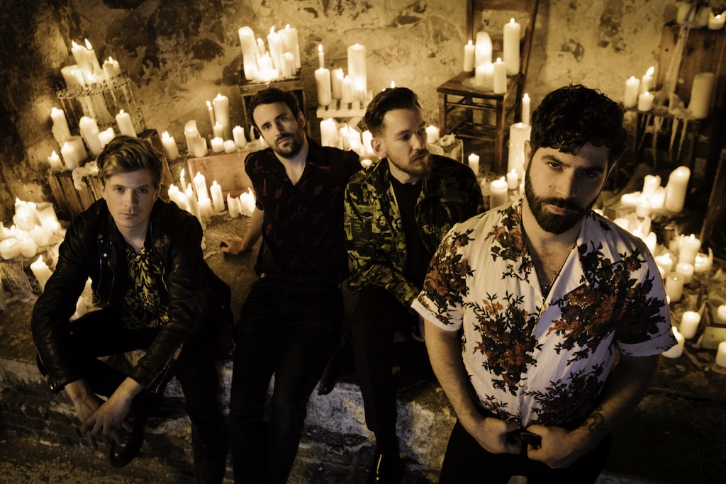 Šī brīža labākā koncertgrupa “Foals” pirmo reizi viesosies Latvijā.