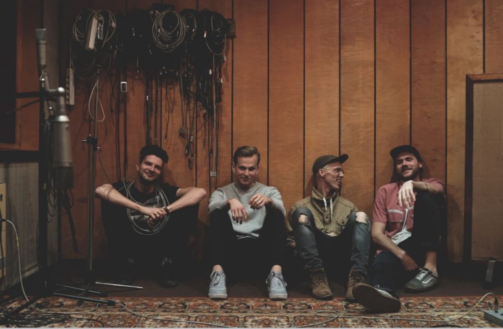Grupa “Pacific K” izdod albumu “Light Between Oceans”.