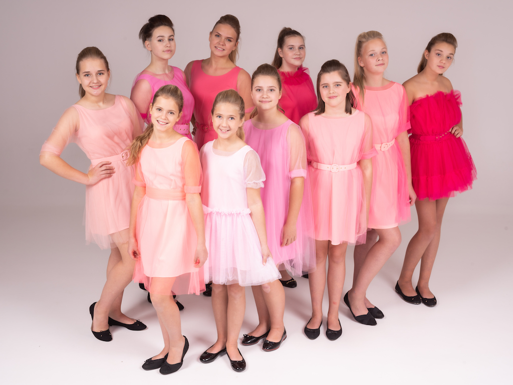 Popgrupa “Podziņas” izdod deju mūzikas albumu