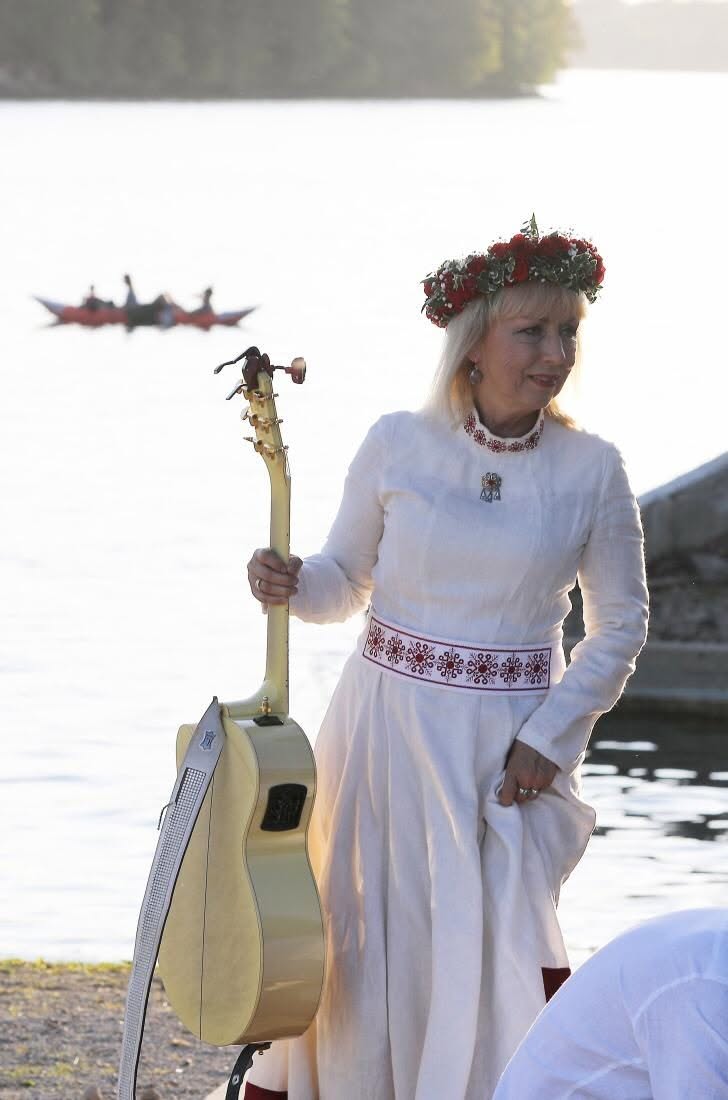 Ieva Akuratere