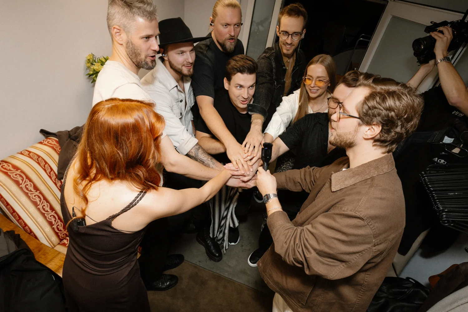 FOTOGALERIJA: Grupa “Papīra Lidmašīnas” koncertā “Mirklis vēsturē”