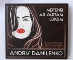 Meitene Ar Sārtām Lūpām